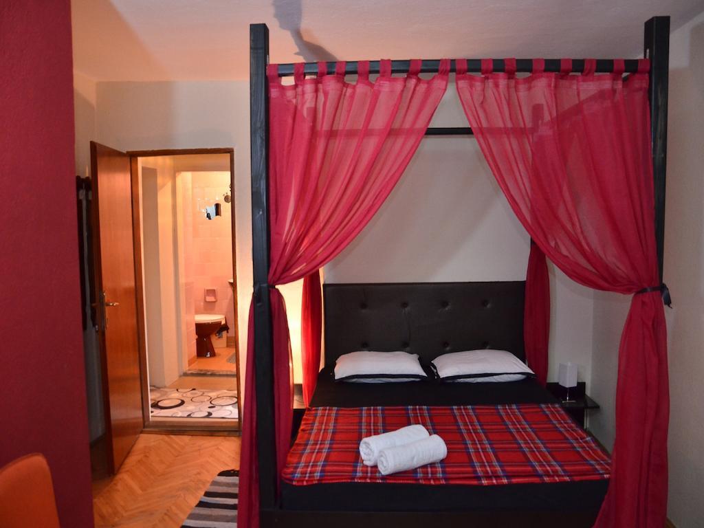 Hostel Kalonis スコピエ エクステリア 写真