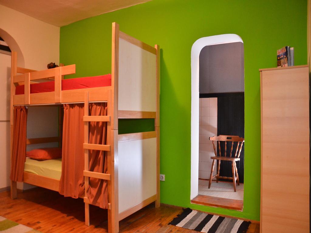 Hostel Kalonis スコピエ 部屋 写真