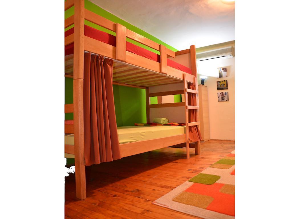 Hostel Kalonis スコピエ 部屋 写真